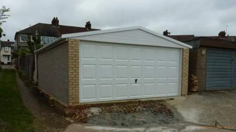 How much does it cost to build a double garage?