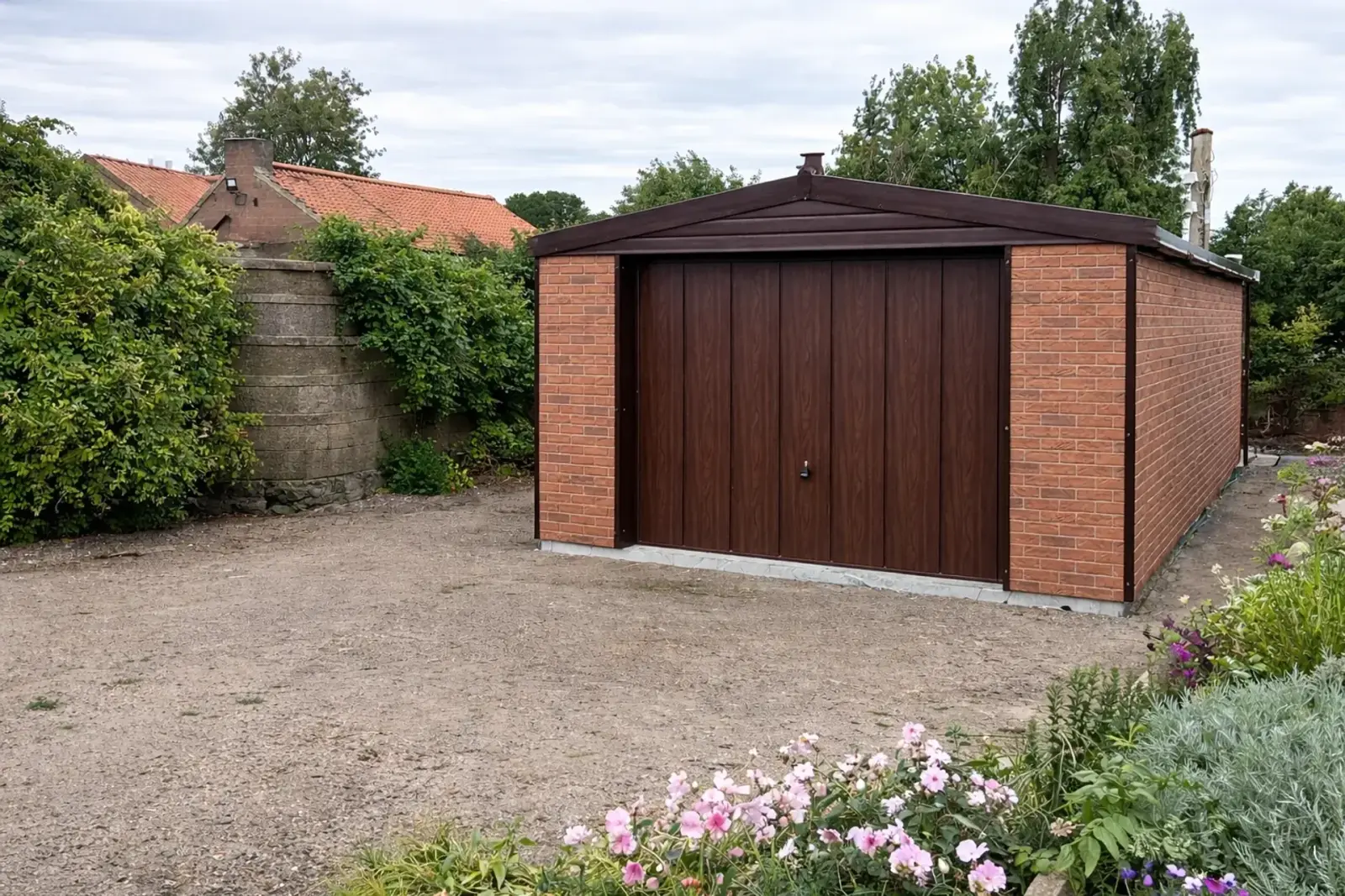 Nucrete Prestige steel-framed garage with brick-effect cladding
